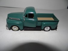 ROAD SIGNATURE FORD PICK UP F-100 MODELLAUTO 1:43 SAMMLER MODELL