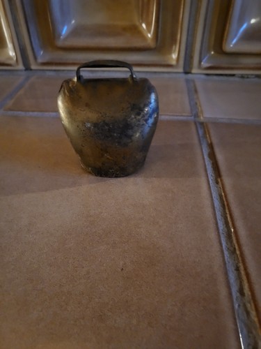 Alte kuhglocke aus messing - aus,