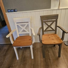 Vier Esszimmerstühle Aus Holz. Zwei Weiß und Zwei Grau. Top Zustand. Je 40 Euro