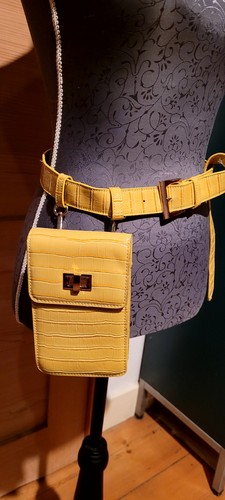 Tasche mit dem gurtel senf - in,