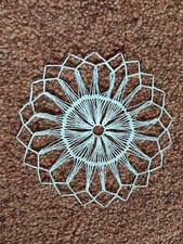 Hübsches rundes DDR-Deckchen, Handarbeit