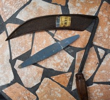 Alte Sensensichel mit Holzgriff und Sensenwetzstein,Handgeschmiedet