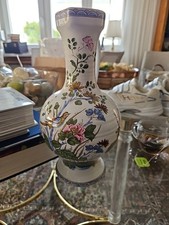 majolika vase