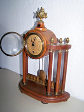 Prachtvolle  Portaluhr Säulenuhr Pfeilkreuz Holzsäulen   Bronze verzierung