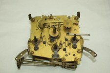 R9c)  Wanduhr mechanisches