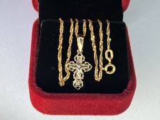 Goldkette mit Kreuzanhänger