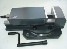 Hydraulik Schraubstock Hilma 125mm mit Drehplatte Deckel Fräsm. (kauf)