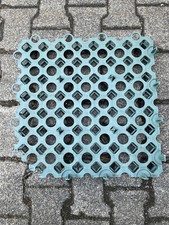 30 m² Rasengitter 2.Wahl Rasenplatte Gehwegplatte Paddockplatten 50x50x3,8 cm