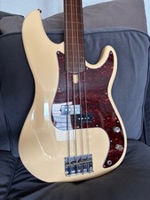 Sire "Marcus Miller" P5R fretless bass