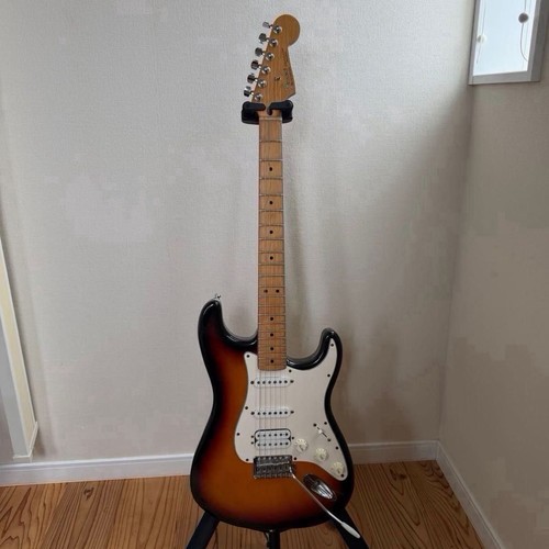Fender stratocaster made - fender, in