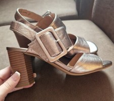 Caprice...Leder-Sandalette in Riemchen-Optik ...taupe metalic...Gr. 37...Neu...