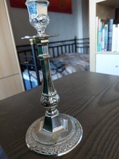 silberfarbener Kerzenleuchter