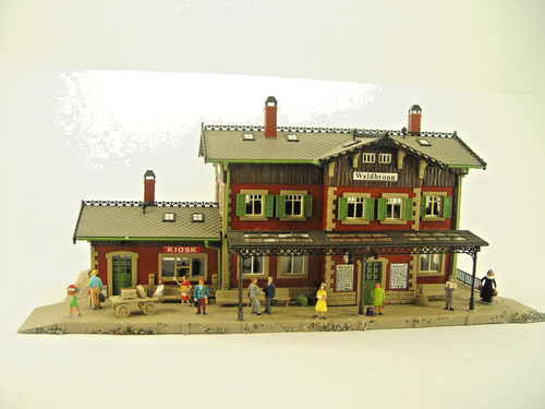 Bahnhof waldbronn figuren - waldbronn,