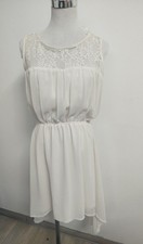 Weißes Kleid Von Der Marke