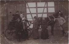 (RB)2024-176, Ak, Foto, Blick auf eine alte Pferde Kutsche, Dresden