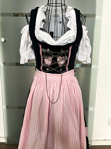 Schönes landhaus dirndl - landhaus,