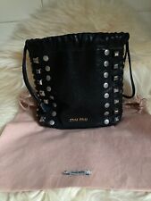 MIU MIU Tasche Leder schwarz Pouch Beuteltasche Nieten