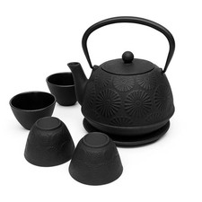 Gusseisenkanne mit Tassen und