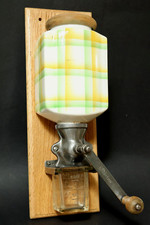 Alte Dienes Kaffeemühle Wandmühle mill Wandkaffeemühle Spritzdekor Art Deco 30er