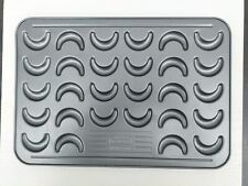 KAISER Vanillekipferl Backblech für 28 Kipferl Blech Backblech