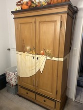 Bemalter Bauernschrank Aus
