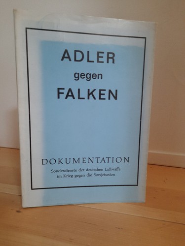 Adler gegen falken - gegen,