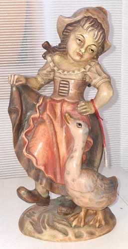 Holzfigur bäuerin mit gans - bäuerin,