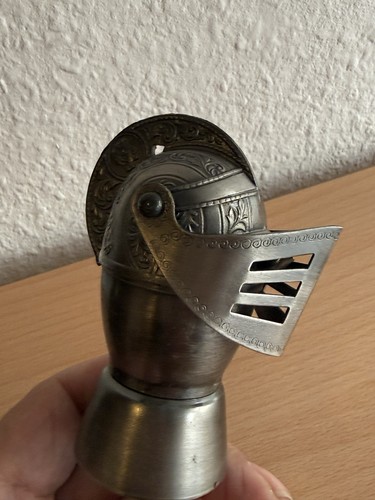 Flaschenausgießer ritterhelm - flaschenausgießer,