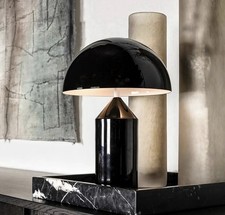 Design-Tischlampe im Stil der