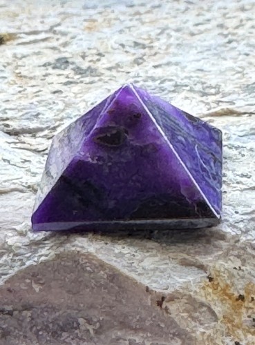 Sugilith pyramide echter - sugilith,