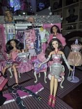 Barbie Puppen Sammlung, Fashionistas mit Schrank ,Kleidung und Zubehör.Wie Neu ☺