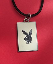 Amulett ,Metall mit Bunny, weiß ,neu aktuell,mit Halsband.Amulett 3 x 2 cm