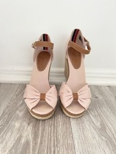 🌸 Tommy Hilfiger Wedges in