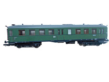 neuwertiger  TILLIG Mitteleinstiegs Reisewagen B4iltr der DR