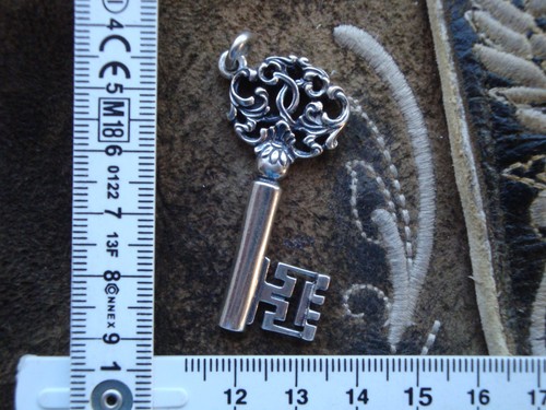 Charivari anhänger charm - charivari,