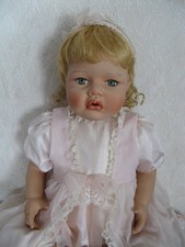 Porzellan-Sammelpuppe BABY