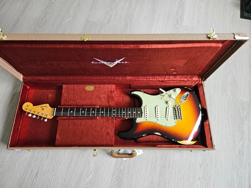 Fender stratocaster custom - fender,