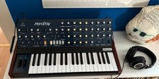 Behringer MonoPoly synthesizer (kein Korg)