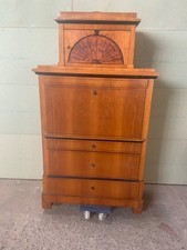 Biedermeier Sekretär mit Aufsatz in Esche um 1820