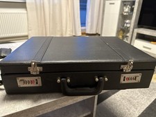 Schwarzer Hartschalenkoffer mit Zahlenschloss &  Schaumstoffeinlage 45x33x10 cm 