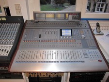 Tascam DM 4800 Digitalmischpult mit MU 1000 Meterbridge