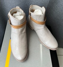 MANAS Neu Leder Boots