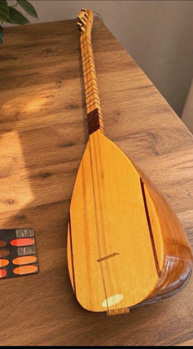 Saz baglama zupfinstrument - /,