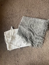 TOP: Original Faliero Sarti  Tuch / Schal 120 cm x 120 cm hellgrau mit Glitzer