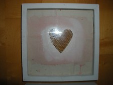 1 Kunsthandwerk Bild Leinwand mit Pastellfarbe und Herz aus Honigwaben 