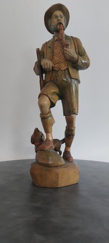 Holzfigur handgeschnitzt