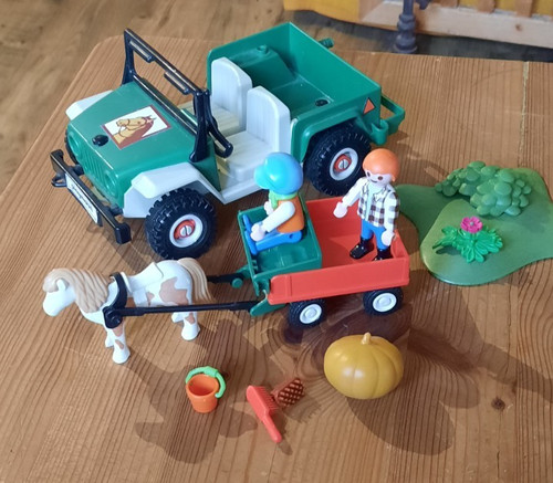 Playmobil ponykutsche und jeep - und,