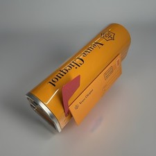 Veuve Cliquot „Briefkasten“ Werbemittel