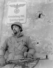 WW2 WWII Photo US Army GI with