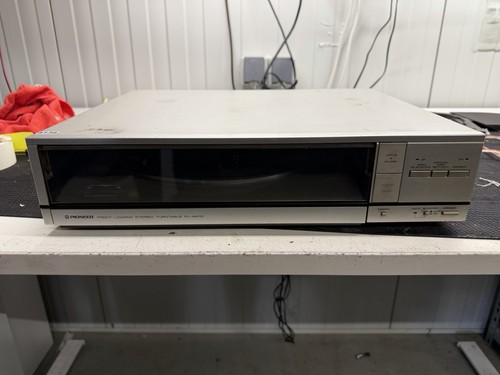 Pioneer 44fs front - front, loading